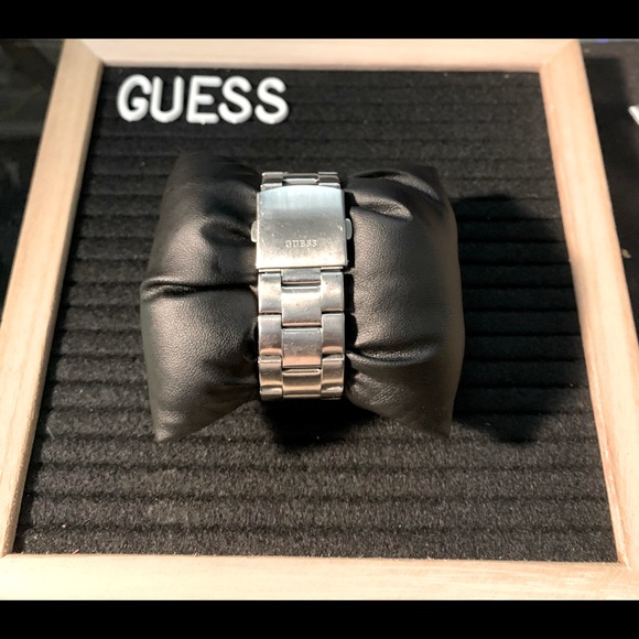 Guess Mens Watch - Picture 2 of 3